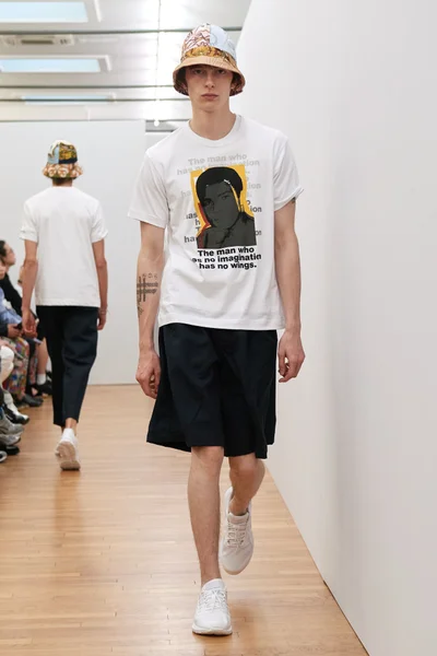 Look 40